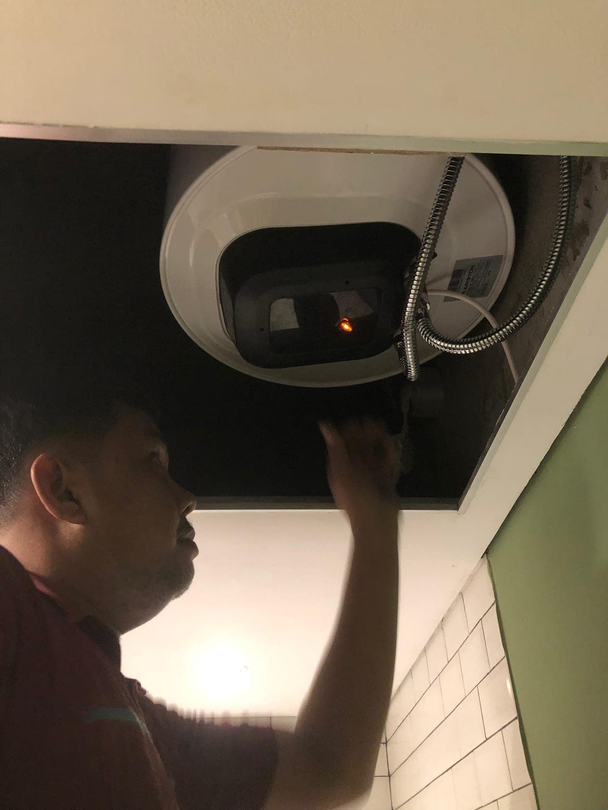 Dokumentasi service produk Ariston 09