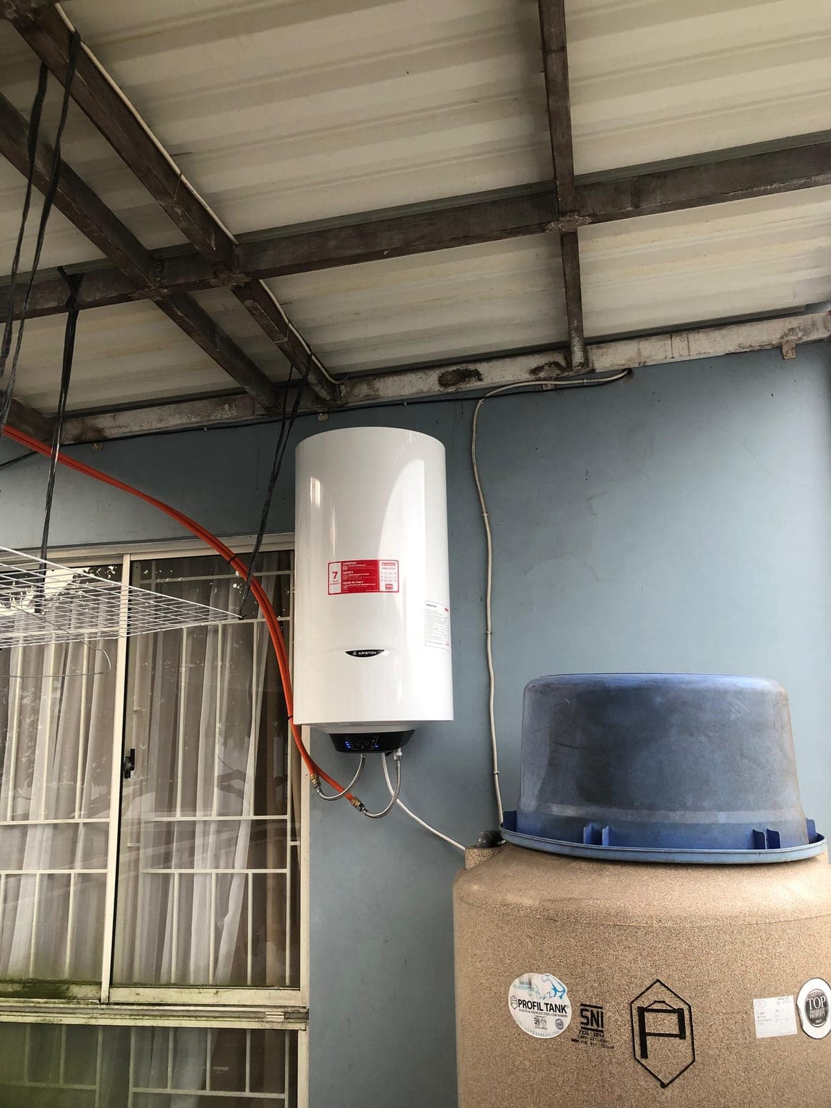 Dokumentasi service produk Ariston 12
